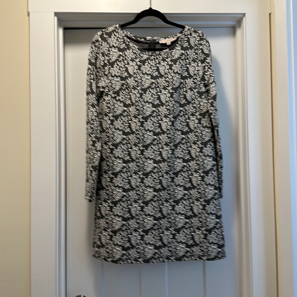 Loft dress, long sleeve, gray/white, size s